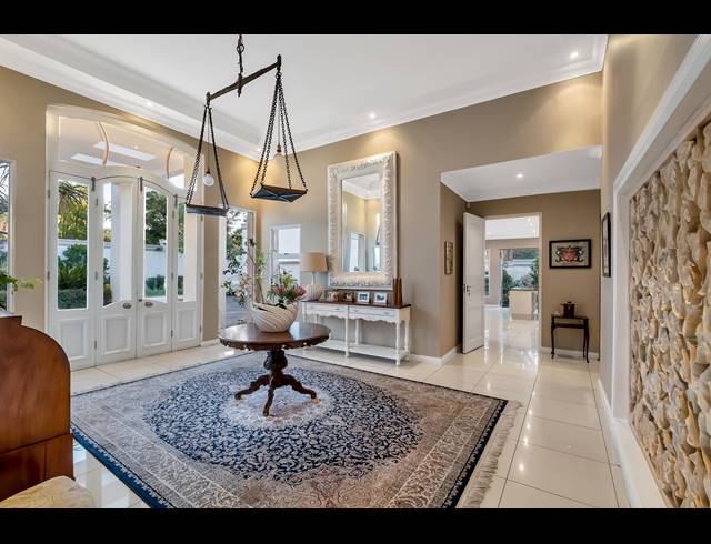 7 BEDROOM HOUSE FOR SALE IN BRYANSTON